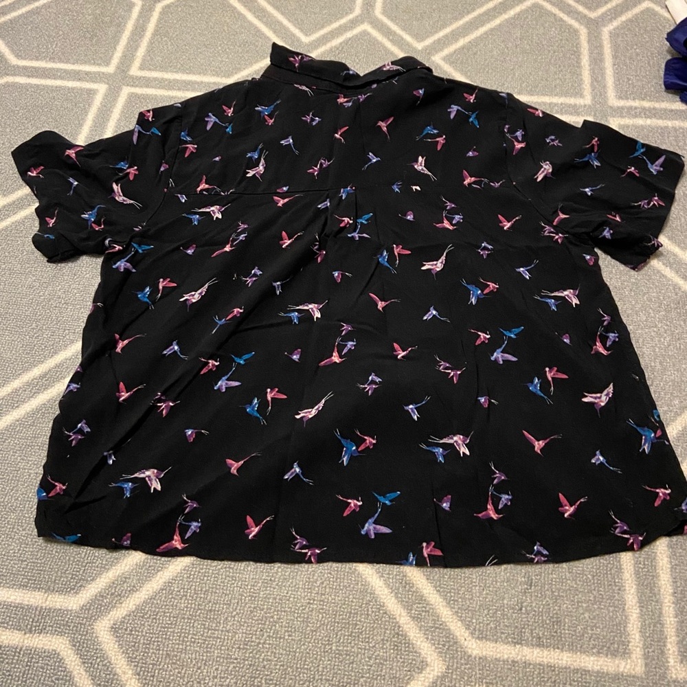 Hummingbird Cropped Button Down - Picture 2 of 3